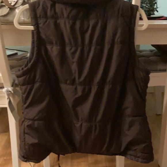 American Eagle Vest - Picture 2 of 2